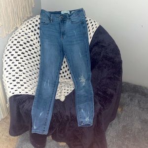 Blue Distressed Skinny jeans from the brand Celebrity Pink